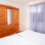 Apartment By The Sea Jezera, Murter - 5057