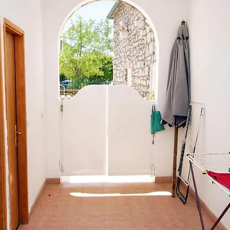 Apartment By The Sea Jezera, Murter - 5057 Jezera