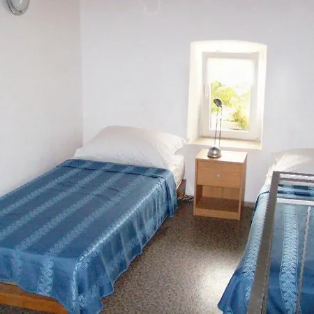 Apartment By The Sea Jezera, Murter - 5057 *