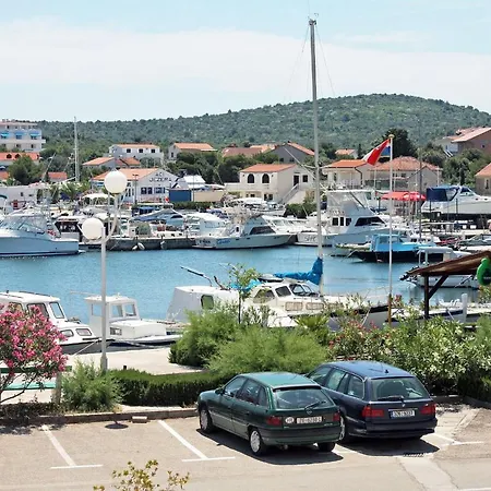 Apartment By The Sea Jezera, Murter - 5057 *