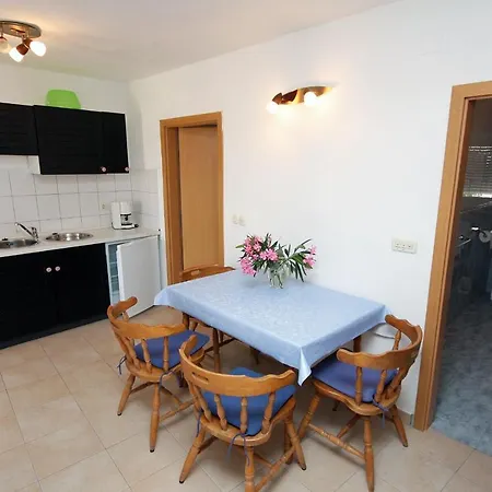 Apartment By The Sea Jezera, Murter - 5057 *