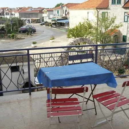 Apartment By The Sea Jezera, Murter - 5057