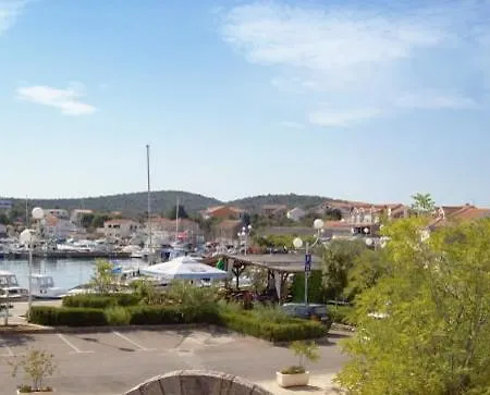 Apartment By The Sea Jezera, Murter - 5057 Jezera